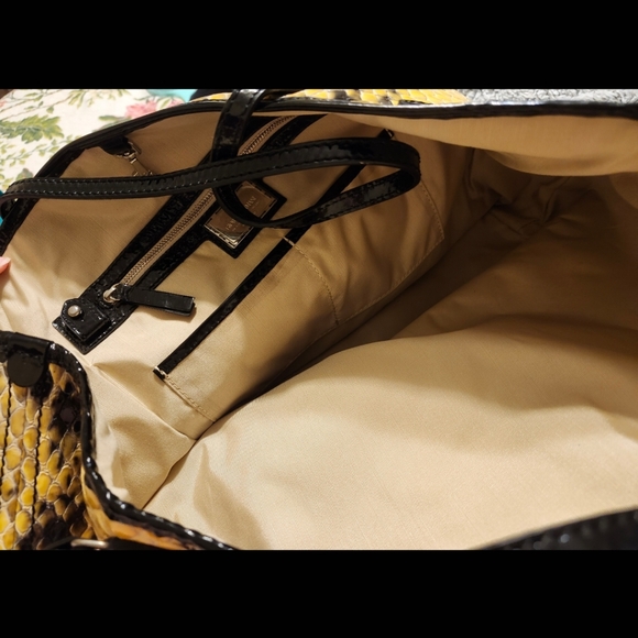 Saleπ₯³ Giorgio Armani Rare Yellow  Black Python Crocodile Snakeskin Tote LARGE - Picture 2 of 3